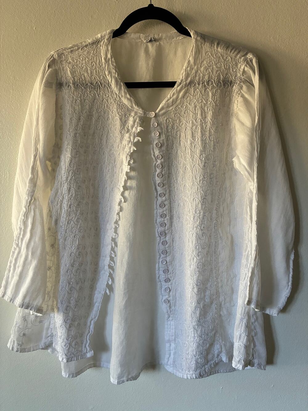 Vintage White Embroidered Rayon Blouse Womens M Boho Cottagecore Button Front